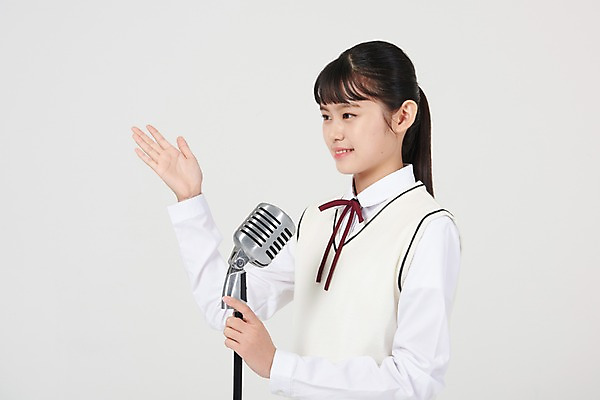 포토 JPG 스튜디오촬영 여학생 여자 교복 중학생 청소년 실내 한명 서기 손짓 상반신 옆모습 10대 십대라이프스타일 한국인 자신감 발표 대표 강의 스탠드마이크 흰배경 여중생 십대여자한명만 국내포토 1 학생 라이프스타일 옷 감정 뷰포인트 모션 사람 동양인 내부 흰색 마이크 여자한명만 십대여자만 파일형식 컬러 음향기기 인종 생활 여자만 십대만 전자제품