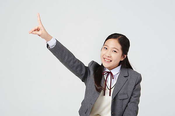 포토 JPG 스튜디오촬영 여학생 여자 교복 중학생 청소년 실내 한명 미소 앉기 손짓 상반신 앞모습 10대 손들기 십대라이프스타일 한국인 알림 흰배경 여중생 한가지 십대여자한명만 국내포토 1 학생 라이프스타일 옷 뷰포인트 백그라운드 모션 표정 사람 동양인 내부 흰색 여자한명만 십대여자만 파일형식