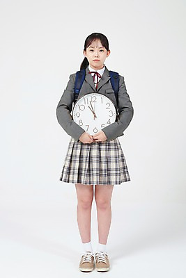포토 JPG 스튜디오촬영 전신 여학생 여자 교복 시계 학교 중학생 청소년 책가방 실내 무표정 한명 들기 앞모습 10대 십대라이프스타일 한국인 흰배경 여중생 십대여자한명만 국내포토 1 학생 라이프스타일 옷 교육 감정 뷰포인트 백그라운드 가방 모션 표정 사람 동양인 내부 흰색 여자한명만 십대여자만 파일형식