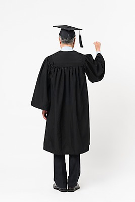 포토 JPG 스튜디오촬영 전신 할아버지 노년 남자 학사모 졸업 실내 한명 서기 사람 뒷모습 실버라이프 파이팅 한국인 졸업가운 흰배경 대학교 70대 노인대학 노인남자한명만 평생교육 국내포토 모자_잡화 1 라이프스타일 교육 뷰포인트 백그라운드 학교 모션 동양인 성인 내부 흰색 가운 남자한명만 노인남자만 파일형식
