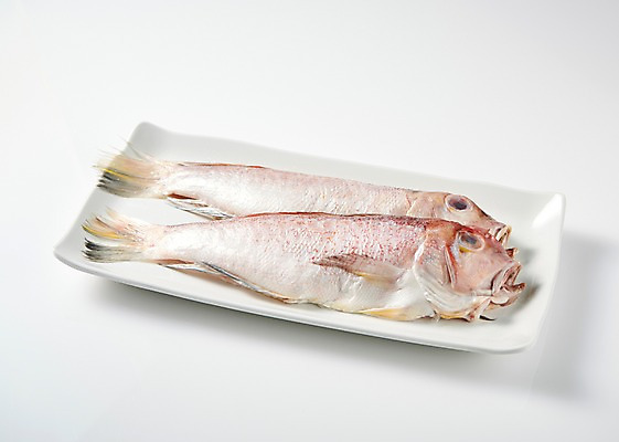 포토 JPG 스튜디오촬영 그릇 접시 식재료 실내 어류 누끼 근접촬영 사람없음 흰배경 옥돔 향토음식 국내포토 식기 음식 뷰포인트 백그라운드 내부 수중동물 흰색 파일형식