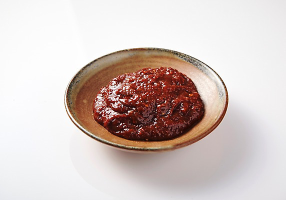 포토 JPG 스튜디오촬영 그릇 접시 음식 실내 누끼 근접촬영 사람없음 흰배경 자리돔 젓갈 향토음식 자리돔젓 국내포토 식기 뷰포인트 백그라운드 어류 내부 흰색 파일형식 제주음식