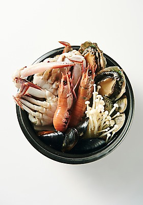 포토 JPG 스튜디오촬영 그릇 접시 음식 실내 누끼 근접촬영 사람없음 하이앵글 해물요리 해산물 뚝배기 흰배경 플랫레이 향토음식 국내포토 식기 뷰포인트 백그라운드 내부 흰색 플랫 파일형식