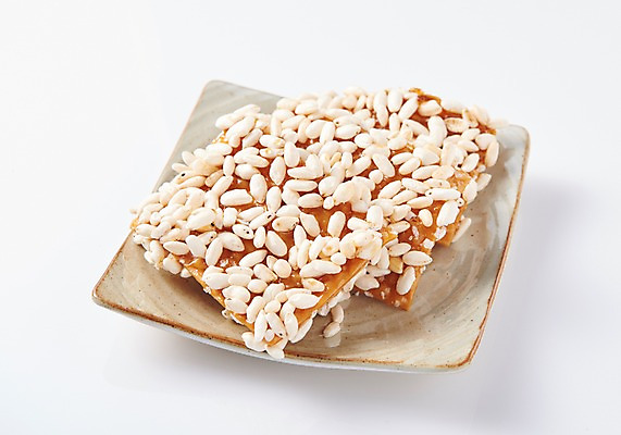 포토 JPG 스튜디오촬영 그릇 접시 음식 실내 누끼 근접촬영 사람없음 흰배경 한과 전통다과 향토음식 과즐 국내포토 식기 뷰포인트 백그라운드 디저트 내부 전통음식 흰색 다과 파일형식 제주음식