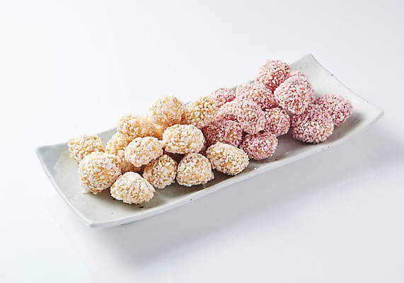 포토 JPG 스튜디오촬영 그릇 접시 음식 실내 누끼 근접촬영 사람없음 흰배경 한과 전통다과 향토음식 국내포토 식기 뷰포인트 백그라운드 디저트 내부 전통음식 흰색 다과 파일형식