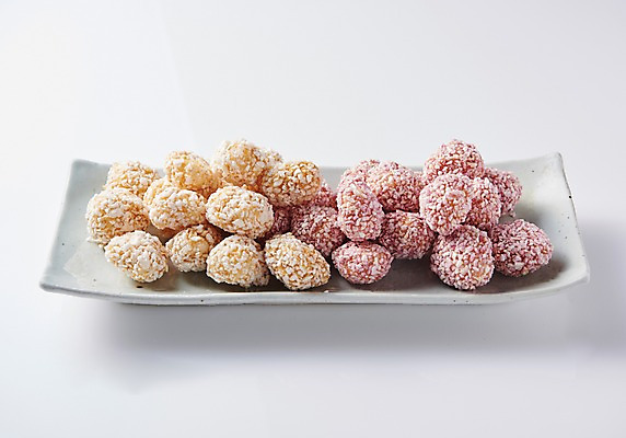 포토 JPG 스튜디오촬영 그릇 접시 음식 실내 누끼 근접촬영 사람없음 흰배경 한과 전통다과 향토음식 국내포토 식기 뷰포인트 백그라운드 디저트 내부 전통음식 흰색 다과 파일형식