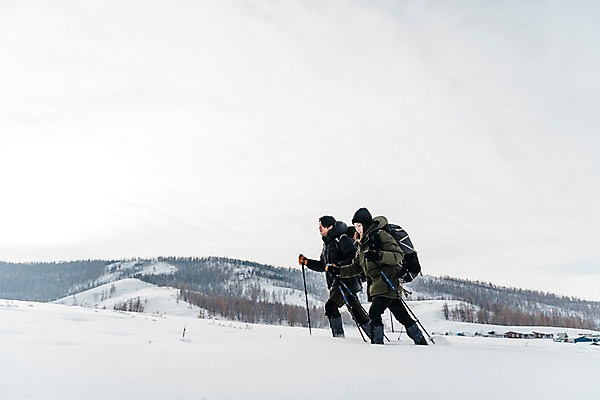 포토 JPG 주간 전신 커플 여자 남자 여행 배낭 산 사람 20대 성인 야외 두명 옆모습 30대 걷기 설원 트래킹 한국인 몽골 오르기 패딩 등산스틱 성인만 겨울풍경 국내포토 자연요소 아시아 뷰포인트 겨울 가방 관계 모션 레저 눈_날씨 동양인 풍경 청년 장년 점퍼 등산용품 파일형식