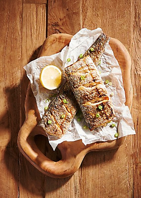 포토 JPG 스튜디오촬영 그릇 접시 음식 실내 어류 근접촬영 사람없음 하이앵글 레몬 갈치구이 플랫레이 향토음식 국내포토 식기 뷰포인트 과일 내부 수중동물 플랫 생선구이 파일형식