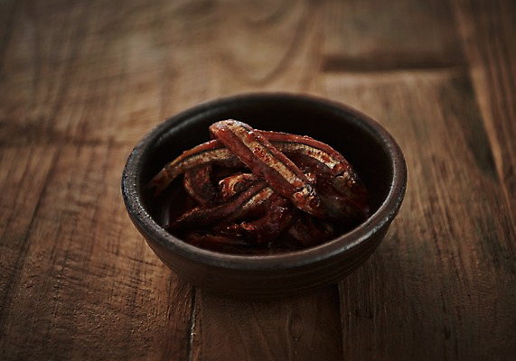 포토 JPG 스튜디오촬영 그릇 접시 음식 실내 근접촬영 사람없음 아웃포커스 멸치 멸치젓갈 향토음식 국내포토 식기 뷰포인트 촬영기법 어류 내부 젓갈 파일형식