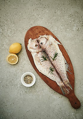 포토 JPG 스튜디오촬영 음식 실내 어류 사람없음 하이앵글 레몬 후추 옥돔 플랫레이 향토음식 국내포토 뷰포인트 과일 내부 수중동물 플랫 향신료 파일형식