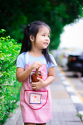 포토 JPG 해외이미지 식물 전통 손 공원 여자 행복 문화 어린이 음식 백그라운드 놀이 건강 요리 한명 사람 동양인 인종 야외 초록색 컬러풀 주방 정원 요리사 식사 앞치마 흰색 신선 뜨거움 맛 오솔길 활 유기농 내추럴 막자 살사댄스 해외포토 직업 1 웰빙 공공시설 감정 길 컬러 컨셉 신체부위 춤 파일형식 이미지허브
