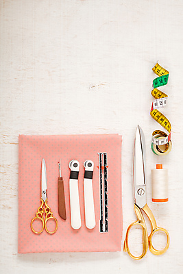 포토 JPG 해외이미지 가위 실내 줄자 사람없음 실 바느질도구 천 수공예 재단 커터 해외포토 문구용품 자 내부 직물 공예 오브젝트 파일형식 이미지허브