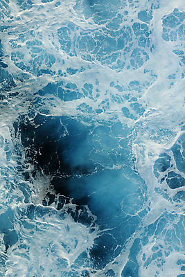 포토 JPG 해외이미지 디자인 물결 파도 바다 백그라운드 패턴 모션 자연 벽지 표면 추상 휴가 불꽃 미술 사람없음 가로 물 여름 파란색 빛 컬러풀 태양 뷰티 환경 수중 봄 거품 젖음 신선 투명 액체 떨어짐 소프트포커스 질감 부드러움 마법 내추럴 광 깊이 블러 이국적 해외포토 자연요소 계절 컬러 컨셉 무늬 불 문화예술 촬영기법 감각 생태계 파일형식 이미지허브