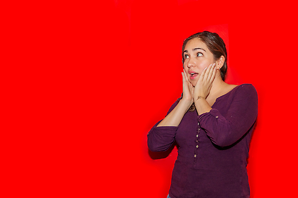 포토 JPG 해외이미지 백인 모델 손 응시 여자 행복 감정 얼굴 백그라운드 셔츠 비즈니스 손가락 아이디어 갈색머리 한명 서기 손짓 성인 빨간색 우주 믿음 희망 놀람 외침 재킷 기쁨 표현 자신감 입 시원함 긍정 보여주기 고립 복권 카피스페이스 해외포토 서양인 1 헤어스타일 시선 컬러 컨셉 상의 모션 표정 사람 신체부위 소리 공백 외투 파일형식 이미지허브