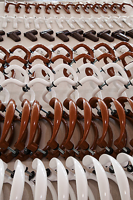 포토 JPG 해외이미지 백그라운드 곡선 장신구 부분 창문 새로움 손잡이 사람없음 내부 세트 갈색 문 금속 회색 흰색 플라스틱 철 묘사 오브젝트 문고리 제비 엘리먼트 줄서기 많음 해외포토 선 컬러 컨셉 모션 재질 조류 파일형식 이미지허브