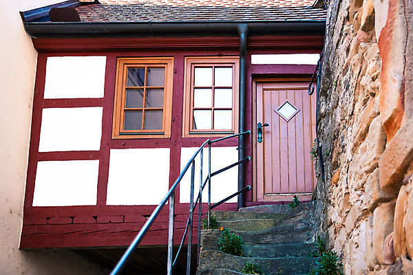 포토 JPG 해외이미지 외관 길 벽 건축양식 창문 지붕 벽돌 주택 프레임 사람없음 건물 문 계단 올려보기 고가도로 역사 타일 좁은 타운 단계 수목 옛날 철책 해외포토 건축물 건축 모션 도시 고속도로 파일형식 이미지허브