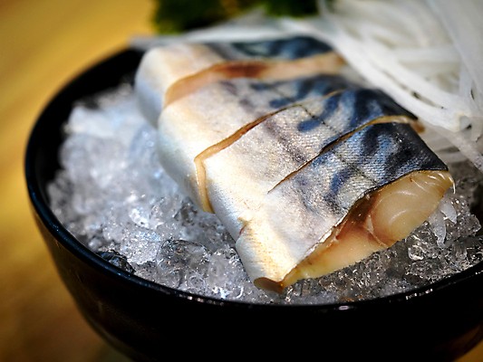 포토 JPG 해외이미지 전통 접시 아시아 문화 음식 바다 조각 백그라운드 다이어트 건강 육류 어류 요리 동양인 사람없음 세트 주방 식당 일본 검은색 식사 저녁식사 초밥 회 흰색 신선 맛 아침식사 먹기 해산물 메뉴 준비 날것 점심식사 해외포토 식기 나라 컬러 컨셉 식재료 모션 인종 상점 수중동물 일본음식 파일형식 이미지허브