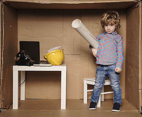 포토 JPG 해외이미지 전신 응시 남자 어린이 허리손 비즈니스 한명 서기 들기 소년 앞모습 컴퓨터 상자 사무실 장비 업무 비즈니스맨 체험 계획 헬멧 작음 전화기 업무과다 판지 소년만 소년한명만 해외포토 1 시선 뷰포인트 포즈 컨셉 모션 사람 전자제품 작업 직장인 보호장비 크기 남자만 남자한명만 어린이만 파일형식 이미지허브