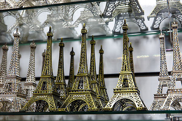 포토 JPG 해외이미지 모델 실루엣 유럽 여행 결혼 백그라운드 패턴 사랑 사람없음 빨간색 장난감 조각상 장미 탑 상점 금속 검은색 프랑스 수확 흰색 도시 역사 선택 작음 만화 심볼 오브젝트 기념품 소매 천연기념물 프랑스어 고립 매각 철강 파리(프랑스) 해외포토 문자 건축물 꽃 감정 나라 컬러 컨셉 무늬 농업 재질 촬영기법 이벤트 조형물 크기 파일형식 이미지허브