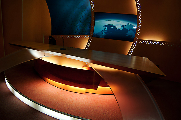 포토 JPG 해외이미지 직업 포즈 통신 회의 이벤트 사람없음 빛 세트 카메라 스크린 모니터 텔레비전 소리 표현 기자 뉴스 중앙 연결 필름 마이크 면접 방송 리포터 기어 동영상 설정 격파 채널 생존 해외포토 음향기기 비즈니스 모션 전자제품 컴퓨터 파일형식 이미지허브