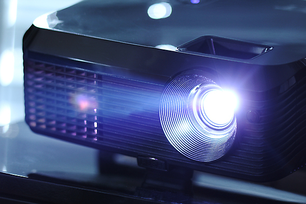 포토 JPG 해외이미지 비즈니스 전구 교통시설 사람없음 파란색 빛 햇빛 판매 금속 강사 장비 램프 작업 발표 작업실 중앙 야간 강의 방향 질감 엔진 영사기 동영상 멀티미디어 세미나 해외포토 자연요소 직업 컬러 교통 재질 조명 태양 시설 파일형식 이미지허브