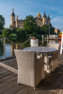 포토 JPG 해외이미지 구름 공원 호수 커피 여행 의자 자연 탁자 하늘 주택 독일 파노라마 풍경 사람없음 야외 건물 물 여름 탑 식당 고요 궁전 카페 수확 중세 역사 황금 우아함 커피잔 북쪽 카푸치노 국회 라떼 르네상스 명승지 옛날 해외포토 자연요소 건축물 계절 공공시설 유럽 음료 가구 컨셉 고건축 농업 잔 촬영기법 상점 방향 생태계 파일형식 이미지허브