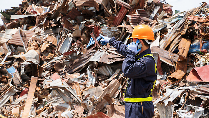 포토 JPG 해외이미지 식물 산업 백그라운드 가방 비즈니스 공장 한명 초록색 파란색 반려동물 글로벌 쌓기 환경 기계 재활용 흰색 제조 보호 쓰레기 폐기물 플라스틱 수집 버리기 에스컬레이터 부활 재활용품 흙더미 낭비 경영 방법 생태학 중고 컨베어밸트 해외포토 동물 1 잡화 교육 컬러 컨셉 공업 모션 재질 사람 흙 친환경 파일형식 더미 이미지허브