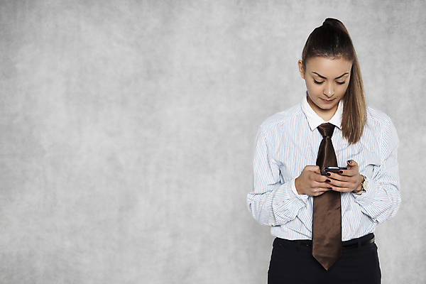 포토 JPG 해외이미지 직업 백그라운드 인터넷 비즈니스 기술 표정 한명 사람 스마트폰 뷰티 판매 자료 비즈니스우먼 체험 이메일 종업원 무선전화기 가득함 집중 읽기 만족 경영자 리더 바쁨 전염 비서 고립 효율 해외포토 1 여자 감정 컨셉 모션 핸드폰 스마트기기 직장인 질병 전화기 감염 파일형식 이미지허브
