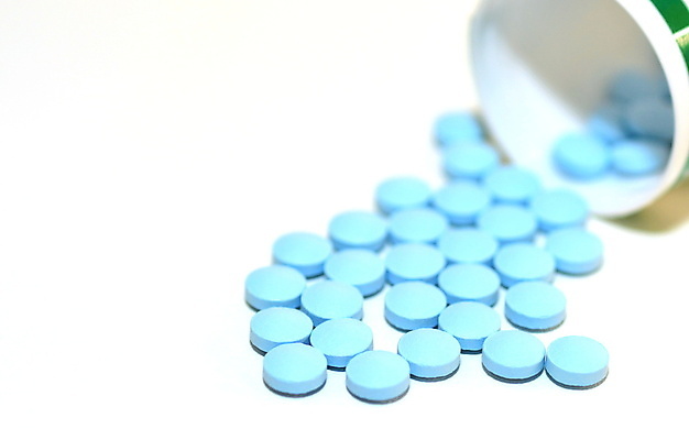 포토 JPG 해외이미지 백그라운드 건강 사람없음 치료 알약 약 고통 흰색 질병 컨테이너 약국 처방 쏟아짐 중독 조제 보충 돌봄 마약 복용 진통제 항생제 해외포토 감정 산업 컬러 의학 모션 만들기 파일형식 이미지허브