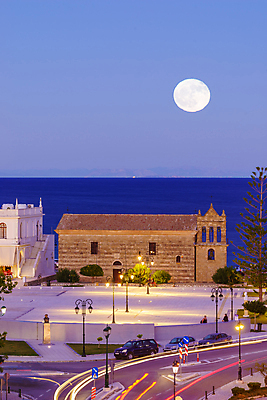 포토 JPG 해외이미지 유럽 바다 섬 여행 교통시설 하늘 휴가 풍경 사람없음 물 여름 파란색 항구 맑음 활발 보름달 흰색 도시 만 보트 지중해 그리스 휴양지 포트 타운 석호 그리스인 터키석 해외포토 자연요소 서양인 계절 나라 컬러 교통 컨셉 배_교통 날씨 장소 달 보석 시설 파일형식 이미지허브