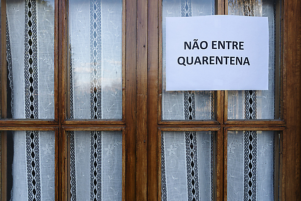 포토 JPG 해외이미지 응시 컨셉 출입구 건강 경비 안전 사람없음 문 힘 가리킴 기다림 환경오염 바이러스 보호 포르투갈 입장 심볼 사인 시작 통로 신호 보안 서명 고립 해외포토 시선 유럽 모션 손짓 파일형식 이미지허브