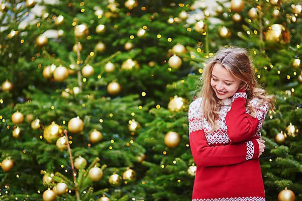 포토 JPG 해외이미지 나무 모델 유럽 크리스마스 겨울 공 휴가 새로움 거리 한명 사람 야외 장식 노란색 유행 축제 프랑스 흰색 축하 도시 황금 연도 프랑스어 카피스페이스 파리(프랑스) 해외포토 식물 문자 1 계절 기념일 나라 컬러 컨셉 공백 파일형식 이미지허브