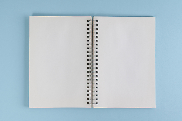 포토 JPG 해외이미지 템플릿 디자인 교육 종이 백그라운드 일러스트 비즈니스 학교 나선형 사람없음 책 세로 사무실 우주 금속 다이어리 검은색 쪽지 공책 공백 덮개 흰색 반지 오픈 메시지 은색 오브젝트 교과서 문서 페이지 바인더 패드 거짓 고립 스크랩북 목업 현실 해외포토 컬러 무늬 장신구 재질 문구용품 교재 사무용품 뚜껑 파일형식 이미지허브