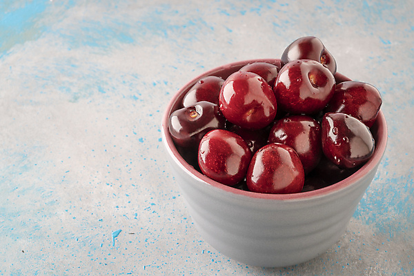 포토 JPG 해외이미지 음식 농업 다이어트 과일 재료 탁자 건강 사람없음 빨간색 회색 신선 체리 사발 달콤 맛 유기농 날것 내추럴 숙성 채식주의자 많음 카피스페이스 해외포토 웰빙 산업 컬러 가구 컨셉 공백 사기그릇 채식 파일형식 이미지허브