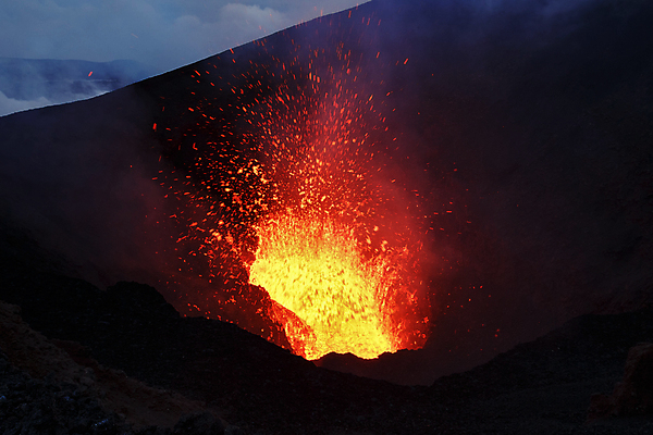 포토 JPG 해외이미지 구름 불 불꽃 사람없음 빛 뷰티 환경 에너지 탐험 안개 뜨거움 위험 폭발 폭발물 분수 분화구 가스 멀리 동쪽 원뿔 생태학 재 재앙 지리 지열 지진 지질 지질학 해외포토 자연요소 도형 교육 무기 컨셉 날씨 자연재해 방향 화산 파일형식 이미지허브