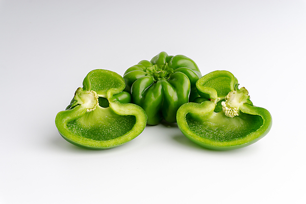 포토 JPG 해외이미지 음식 조각 백그라운드 농업 다이어트 채소 과일 재료 자연 고추 파프리카 건강 요리 사람없음 초록색 빛 수확 종 흰색 신선 그룹 달콤 맛 자르기 먹기 오브젝트 싱글 유기농 날것 슬라이스 후추 내추럴 강렬 고립 숙성 채식주의자 비건 해외포토 웰빙 산업 컬러 컨셉 모션 향신료 생태계 채식 파일형식 이미지허브