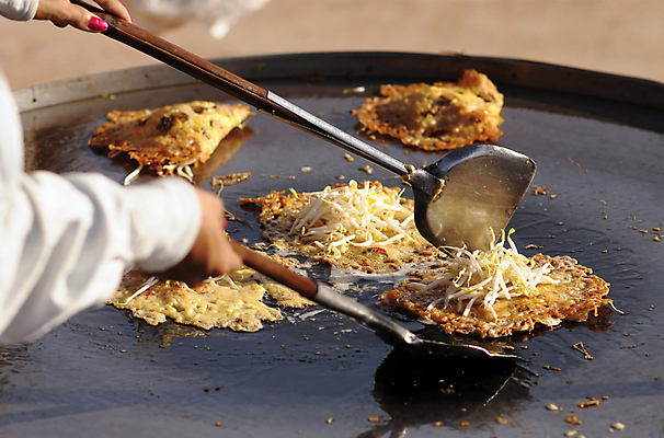 포토 JPG 해외이미지 전통 문화 음식 백그라운드 재료 태국 조개 건강 요리 동양인 사람없음 야외 노란색 계란 식사 굴 신선 뜨거움 시장 먹기 철 밀가루 홍합 주걱 레시피 오믈렛 점심식사 길거리음식 태국음식 해외포토 아시아 컬러 모션 주방용품 어패류 인종 알 계란요리 가루 동양음식 파일형식 이미지허브