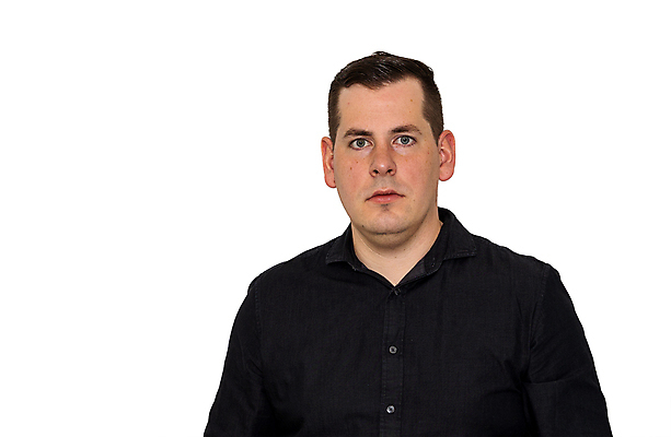 포토 JPG 해외이미지 백인 1 응시 남자 감정 유럽 얼굴 백그라운드 생각 한명 서기 사람 성인 놀람 흰색 표현 질문 고민 호기심 문제 의심 고립 혼란 해외포토 서양인 시선 나라 컬러 컨셉 모션 표정 신체부위 파일형식 이미지허브