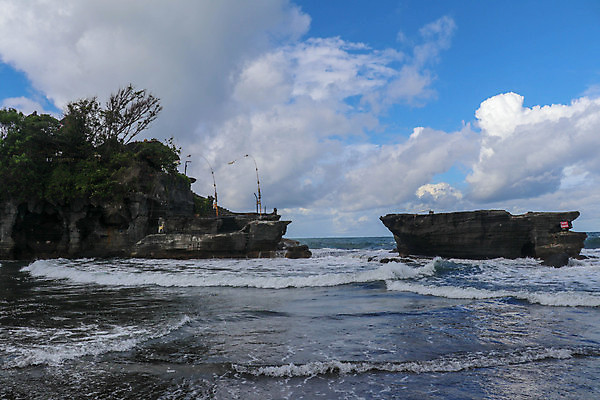 포토 JPG 해외이미지 파도 바다 여행 백그라운드 모션 자연 하늘 날씨 풍경 사람없음 물 여름 파란색 환경 검은색 힘 젖음 바위 신선 사찰 거친 서핑 가장자리 떨어짐 위험 큼 시원함 속도 질감 분무기 폭풍 내추럴 단절 폭풍우 힘찬 스플래쉬 해외포토 자연요소 계절 컬러 컨셉 종교건축 돌_바위 수상스포츠 비_날씨 둘레 크기 자연재해 생태계 파일형식 이미지허브