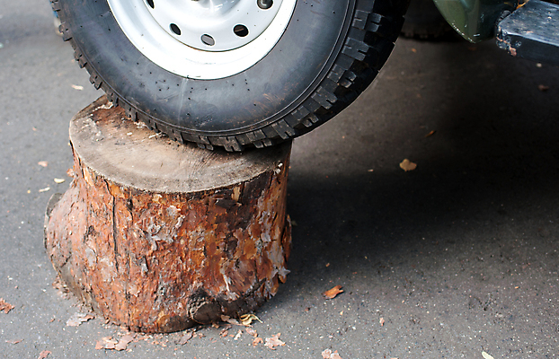 포토 JPG 해외이미지 도로 교통시설 자동차 거리 사람없음 손상 바퀴 운전사 변화 가장자리 수리 사건 타이어 고무 잭 보험 유지 교체 단절 자동 해외포토 직업 길 육상교통 교통 컨셉 둘레 시설 파일형식 이미지허브