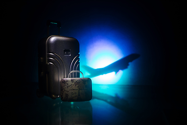 포토 JPG 해외이미지 여행 백그라운드 서류가방 가방 비즈니스 교통시설 하늘 휴가 비행기 항해 사람없음 파란색 글로벌 지구본 여행객 여행가방 검은색 어둠 수확 짐 그룹 기다림 공항 가죽 도착 출발 복고 대문 승객 대패 무료 수하물 옛날 의무 터미널 해외포토 잡화 컬러 교통 컨셉 농업 배_교통 항공교통 모션 대중교통 사람 문 시설 파일형식 이미지허브