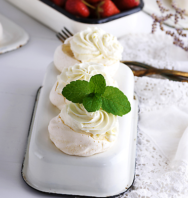 포토 JPG 해외이미지 디저트 실내 사람없음 케이크 머랭 파블로바 해외포토 음식 내부 파일형식 이미지허브