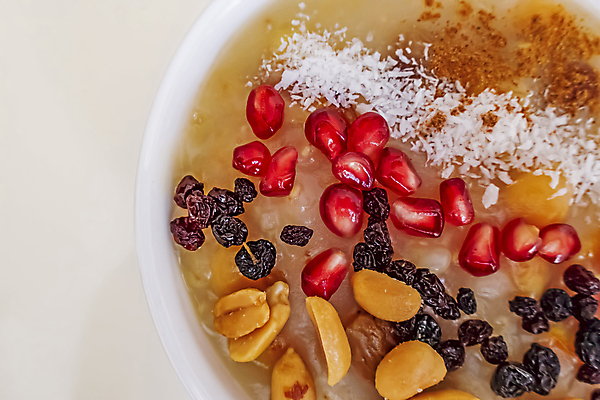 포토 JPG 해외이미지 전통 종교 문화 음식 조각 백그라운드 디저트 건강 요리 사람없음 갈색 식사 견과류 시골 사발 달콤 맛 낟알 이슬람교 시리얼 유기농 호두 석류 푸딩 칠면조 내추럴 살구 섞기 정물화 채식주의자 특별함 핸드메이드 비건 튀르키예 해외포토 웰빙 아시아 컬러 컨셉 과일 조류 사기그릇 그림 채식 파일형식 이미지허브