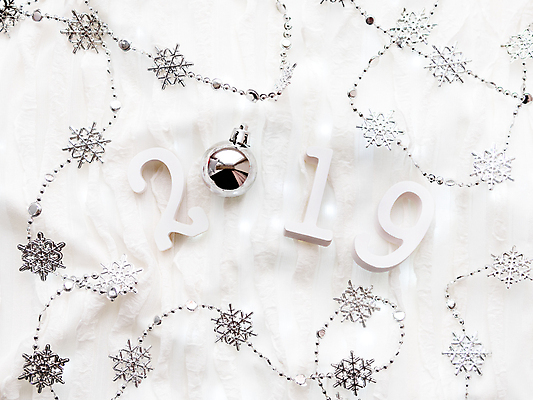 포토 JPG 해외이미지 백그라운드 크리스마스 휴가 불꽃 새해 사람없음 장식 빛 숫자 흰색 축하 눈송이 은색 연도 해외포토 문자 기념일 컬러 컨셉 불 눈_날씨 파일형식 이미지허브