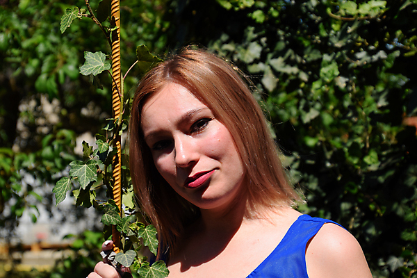 포토 JPG 해외이미지 모델 1 라이프스타일 드레스 여자 꽃 감정 포즈 백그라운드 잎 포도 사람 성인 사람없음 초록색 파란색 뷰티 숫자 머리카락 유행 검은색 기댐 흰색 화려 고급 우아함 널 큼 아이비 빨간머리 완벽 해외포토 식물 문자 헤어스타일 옷 컬러 컨셉 과일 모션 생활 머리 크기 파일형식 이미지허브