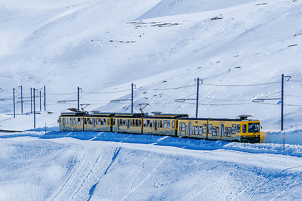포토 JPG 해외이미지 나무 유럽 호수 여행 겨울 교통시설 자연 하늘 산 풍경 사람없음 야외 빨간색 달리기 계곡 기차 추위 가을 흰색 시골 표현 스위스 빙하 알프스 승객 구름다리 선로 해외포토 식물 계절 나라 육상교통 컬러 교통 모션 대중교통 다리_건축물 시설 생태계 파일형식 이미지허브