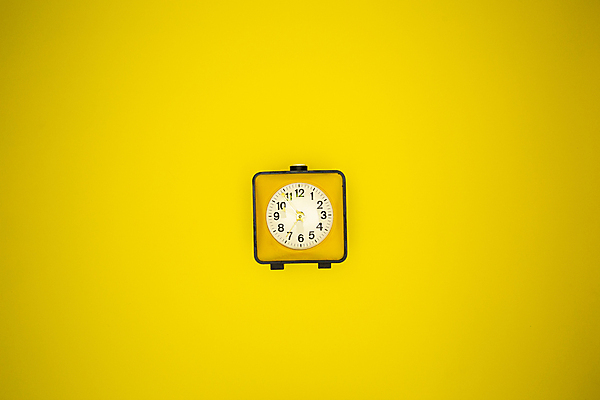 포토 JPG 해외이미지 벽 시계 컨셉 비즈니스 아침 사람없음 빨간색 사무실 숫자 자명종 수확 흰색 시간 원형 손목시계 오브젝트 복고 공포 타이머 고립 마감 분 옛날 해외포토 주간 도형 문자 컬러 농업 장신구 알람 파일형식 이미지허브