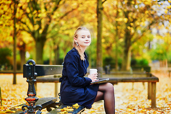 포토 JPG 해외이미지 나무 계절 공원 유럽 커피 음료 잎 벤치 오렌지 자연 날씨 거리 한명 사람 성인 야외 책 빨간색 여름 컬러풀 독서 노란색 정원 활발 프랑스 가을 흰색 도시 뜨거움 황금 차 11월 인도인 10월 프랑스어 룩셈부르크 파리(프랑스) 해외포토 외국인 식물 문자 1 공공시설 나라 컬러 컨셉 의자 과일 동양인 날짜 생태계 서유럽 파일형식 이미지허브