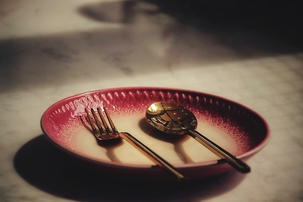 포토 JPG 해외이미지 탁자 사람없음 경제 고독 가난 실업 기아 파산 우울증 해외포토 감정 가구 컨셉 비즈니스 금융 질병 사회이슈 파일형식 이미지허브