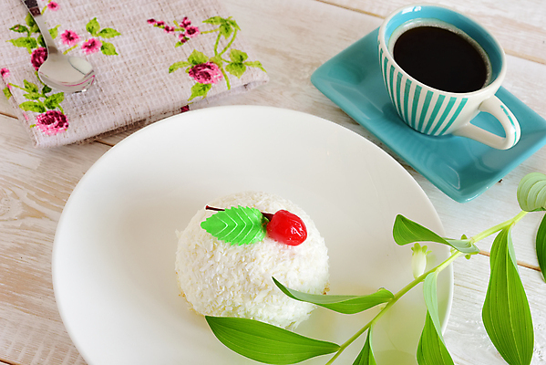 포토 JPG 해외이미지 열매 커피 티타임 사람없음 케이크 달콤 커피잔 티스푼 코코넛 해외포토 식물 음료 과일 휴식 디저트 잔 숟가락 맛 파일형식 이미지허브